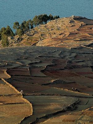La isla de Amantani, a 40 km de la ciudad de Puno