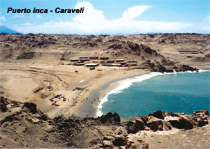 Puerto Inca, bahia formada por colinas de piedra
